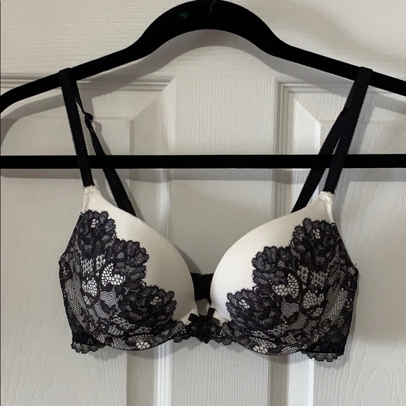 Victoria's Secret Other - Victoria’s Secret push up bra
